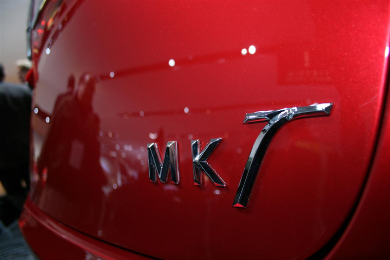 Illustration for article titled 2010 Lincoln MKT: Crossover For The Super-Segmented Masses